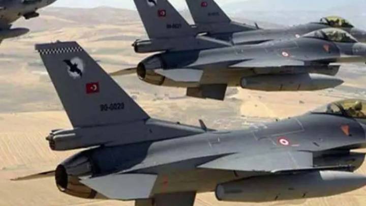 الطيران التركي يستهدف 21 إرهابياً في منطقتين شمالي العراق 