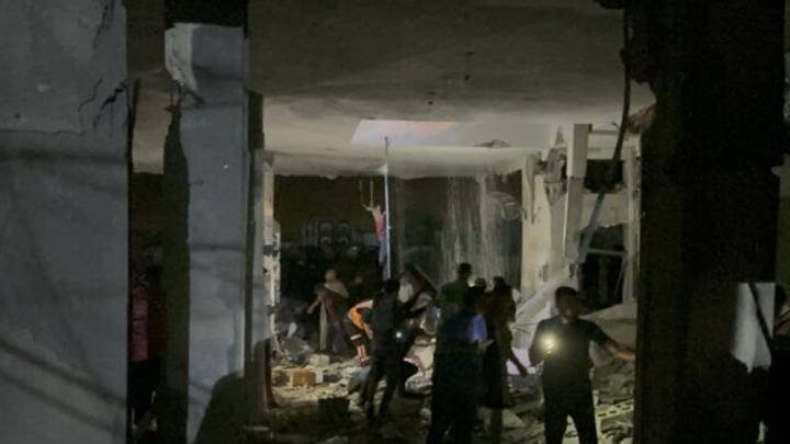    حركة حماس تدين "مجزرة المسجد" وتدعو للخروج في مسيرات