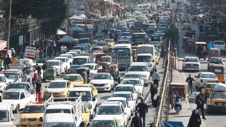 ازدحامات مرورية خانقة تشل الحركة بأغلب شوارع العاصمة بغداد