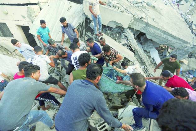10 آلاف فلسطيني ما زالوا مفقودين تحت الأنقاض بغزة
