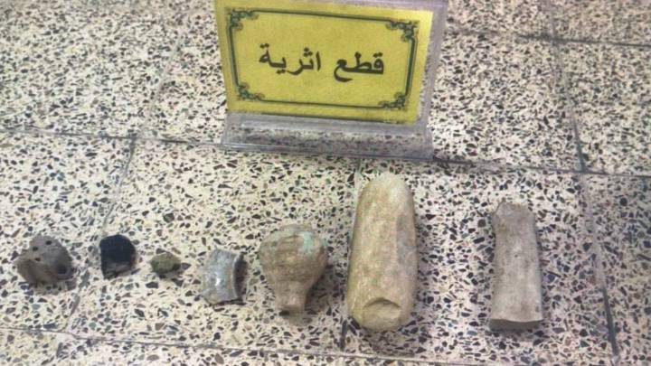 الإطاحة بشبكة تتاجر بالآثار في بغداد وضبط 12 قطعة معدة للبيع