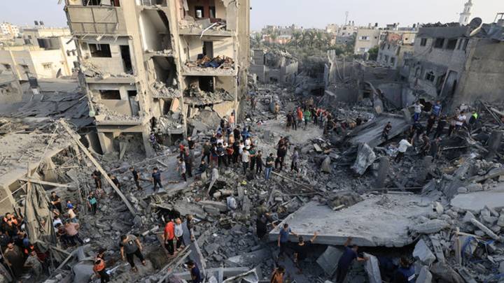 الاحتلال يقتل 61 فلسطينياً ويرفع حصيلة الضحايا إلى أكثر من 42 ألفاً