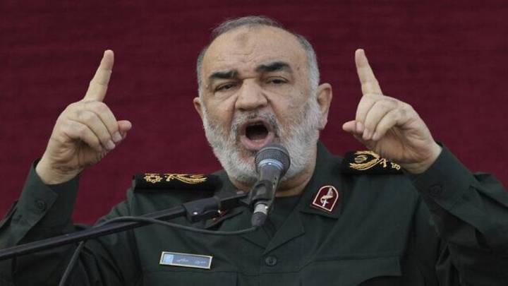 قائد الحرس الثوري يتوعد إسرائيل بضربة "موجعة" في حال هاجمت أهدافا إيرانية