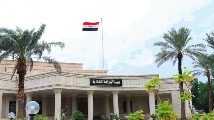 بتهم الرشوة والفساد  ..  النزاهة في كركوك تقبض على موظفتين في وزارة العمل