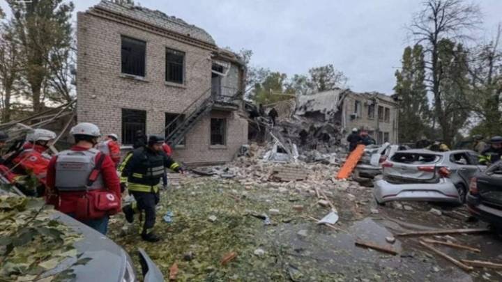هجمات روسية تودي بحياة 6 أشخاص في زابوريجيا ودونيتسك بأوكرانيا