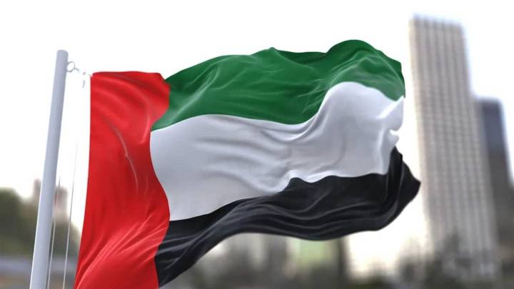 الإمارات تندد بالإستهداف العسكري لإيران وتحث على ضبط النفس