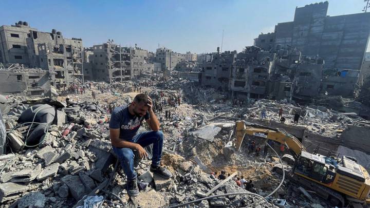 إعلان بيت لاهيا "مدينة منكوبة"  ..  والسلطات المحلية تطلق نداء استغاثة