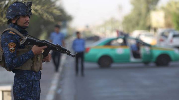القبض على 29 مطلوباً ومخالفاً للقانون في الديوانية