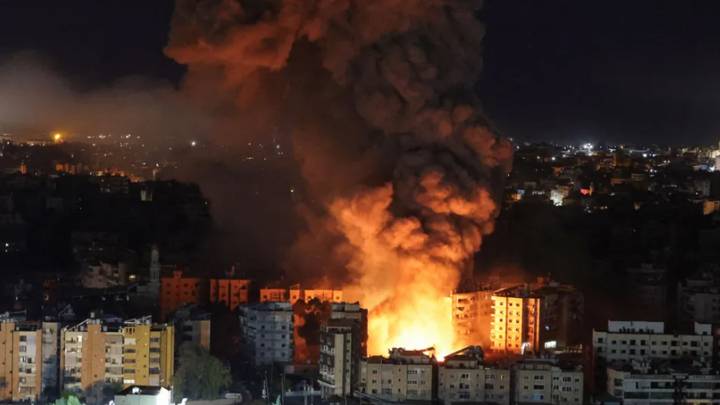 الطيران الإسرائيلي يستهدف الضاحية الجنوبية بـ10 غارات ويدمر مباني سكنية