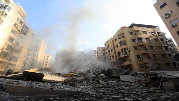 جيش الاحتلال الإسرائيلي يفجّر منازل في 3 بلدات حدودية جنوبي لبنان