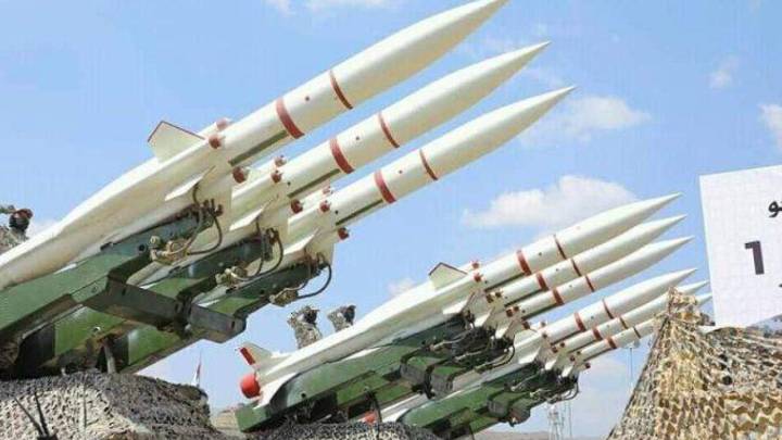 بصاروخ باليستي   ..  الحوثي يستهدف "قاعدة نيفاتيم" الجوية في النقب