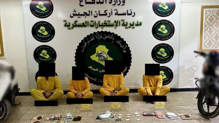 الإطاحة بعصابة تتاجر بالمخدرات في العاصمة  ..  وضبط كميات من المخدرات بحوزتهم