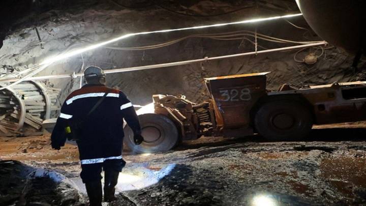 زلزال بقوة 5.4 يسبب انهيارًا صخريًا في منجم بسيبيريا الروسية