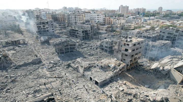 شهيدان ومصابون بقصف طائرات الاحتلال شمالي وجنوبي قطاع غزة
