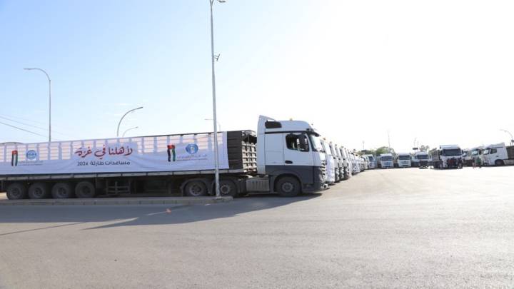 وصول 100 شاحنة مساعدات جديدة إلى قطاع غزة عبر الأردن
