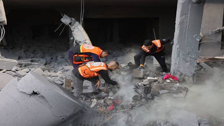 استشهاد 8 فلسطينيين بينهم أطفال بقصف إسرائيلي على مدرسة في غزة 