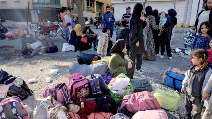 خلال يومين  ..  عودة 2500 لبناني إلى بلادهم عبر منفذ القائم