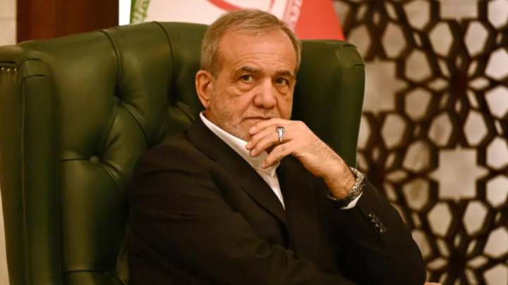 الرئيس الإيراني يدعو لكبح مساعي واشنطن وإسرائيل لتأجيج الأوضاع  بالمنطقة
