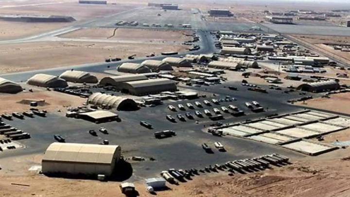 أنباء عن تعرض "قاعدة فكتوريا" الأمريكية قرب مطار بغداد لقصف صاروخي