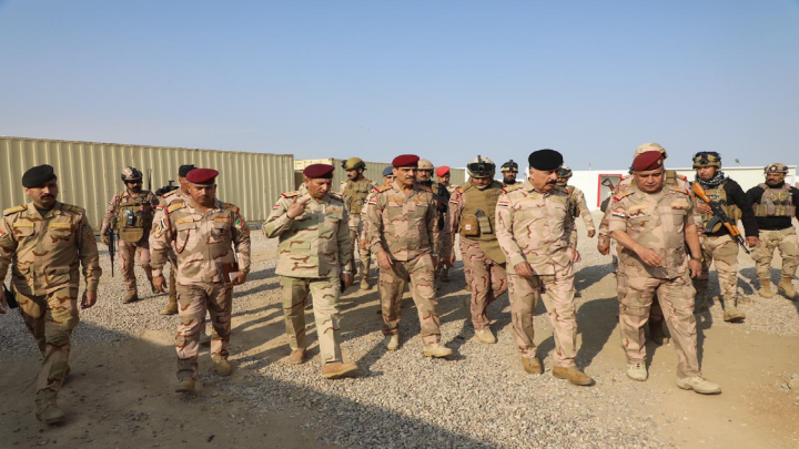 رئيس أركان الجيش يصل قاطع عمليات ديالى واستطلاع خطوط الصد في وادي الخشم الأحمر