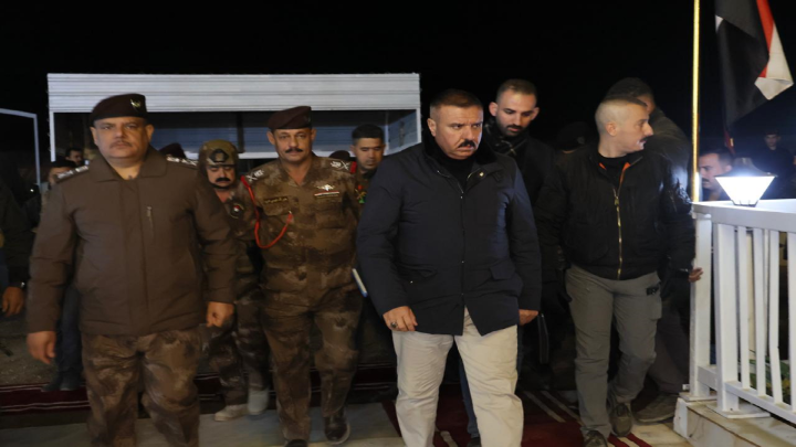 لليوم الثالث على التوالي ..  وزير الداخلية يستطلع الشريط الحدودي العراقي السوري ويتفقد جميع النقاط الأمنية
