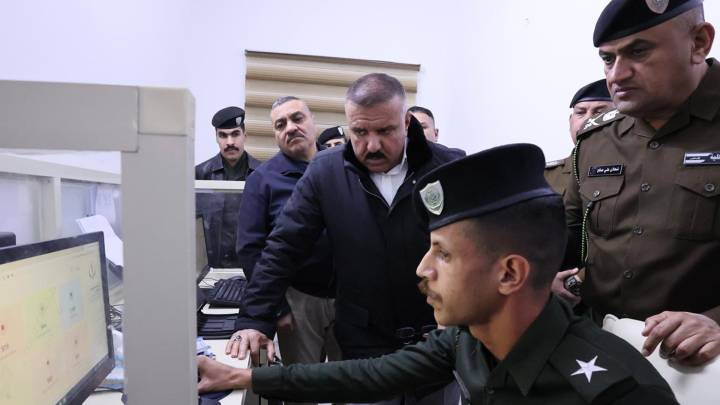 وزير الداخلية يجري جولة ليلية لعدد من مفاصل الوزارة في قضاء المدائن