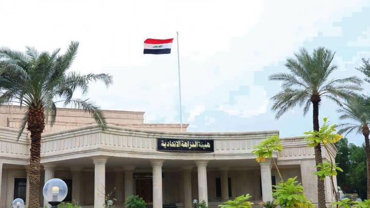 دائرة التحقيقات بهيئة النزاهة تستدعي الإعلامي "هاشم علي"