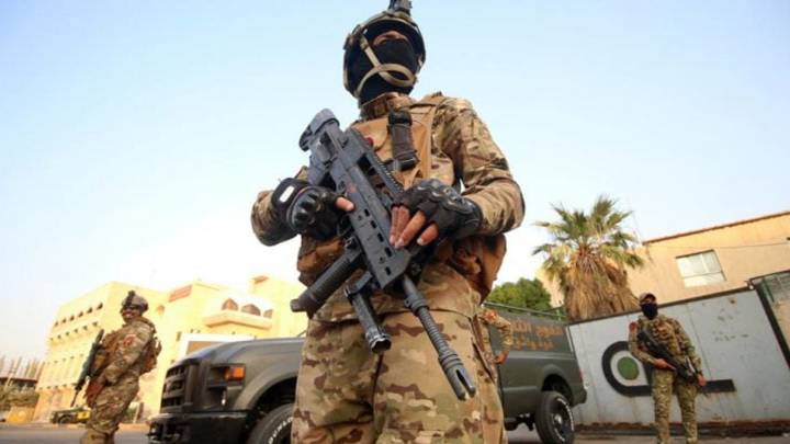 بتهم حيازة الأسلحة وتجارة المخدرات والإرهاب ..  الإطاحة بـ8 مطلوبين في 3 محافظات