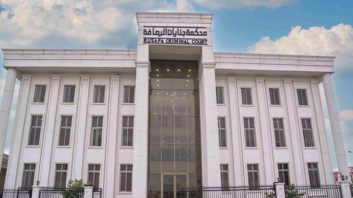 ﻿لإقدامه على قتل ضابط برتبة نقيب أثناء مداهمة  ..  الحكم بالإعدام بحق تاجر مخدرات