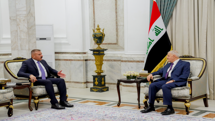 رئيس الجمهورية خلال استقباله وزير الداخلية: الاستقرار الأمني يمثل حجر الأساس للتنمية في البلاد