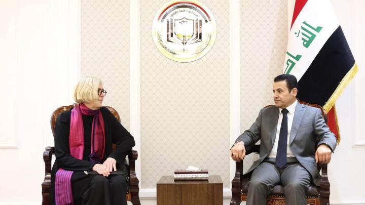 الأعرجي يتابع ملف اللاجئين  السوريين في العراق ويتعهد بدعم مفوضية اللاجئين