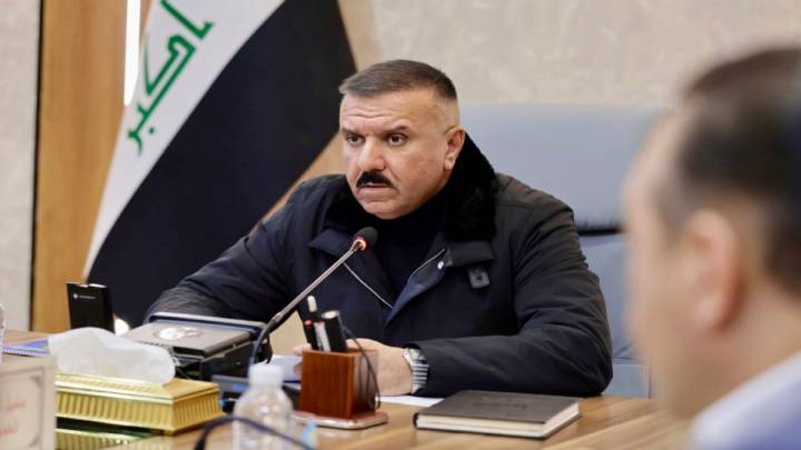 وزير الداخلية يبحث الخطط الامنية والخدمية لتأمين زيارة الامام موسى الكاظم "ع"