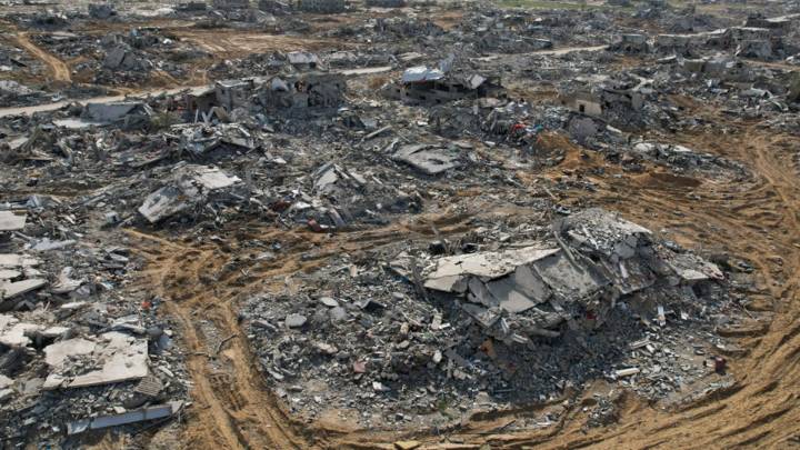انتشال جثامين 39 شهيدًا من تحت الركام في غزة بعد بدء وقف إطلاق النار
