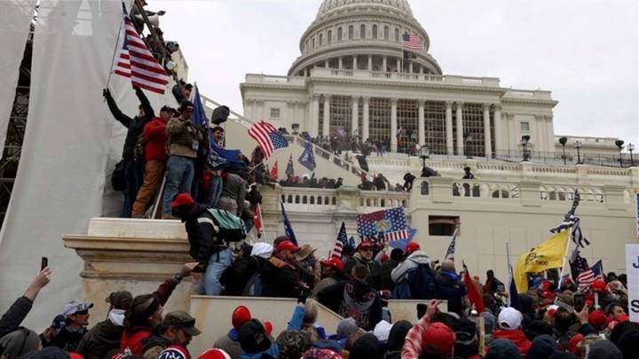 ترامب يمنح عفواً رئاسياً شاملاً لـ1500 من أنصاره في قضية اقتحام الكابيتول