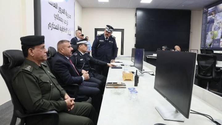 وزير الداخلية يبحث مشكلة الزحامات المرورية في بغداد 