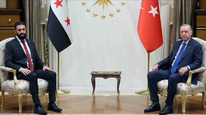 الرئيس السوري احمد الشرع يصل تركيا ويلتقي أردوغان بالعاصمة انقرة