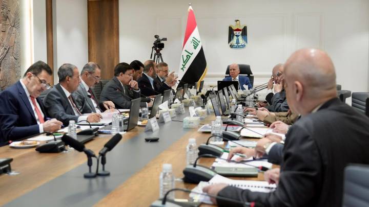الحكومة تقرر إيقاف استيراد 5 محاصيل وتسمح بنقل الدجاج والبيض بين المحافظات