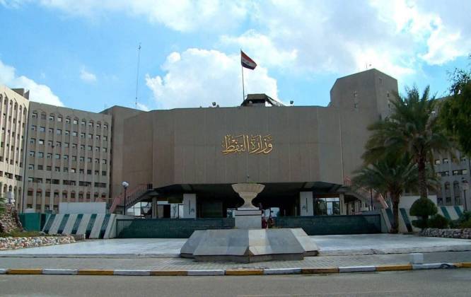 السوداني يوافق على تثبيت عقود العاملين بقرار 315 في شركات النفط