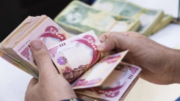 عبء ثقيل على الحكومات المقبلة ..  إحصائية مقلقة: رواتب الموظفين ارتفعت بين عامي 2019-2024 بنسبة 48 في المئة
