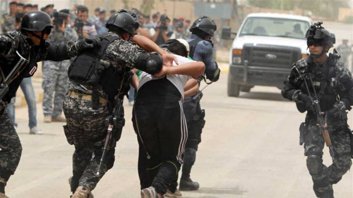 بسبب نزاع مالي ..  شاب يفتح النار على منزل في بغداد ويصيب طفلًا